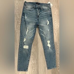 NWT Forever 21 Distressed Blue Jeans